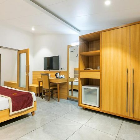 Gold Beach Villa Daman Exterior photo